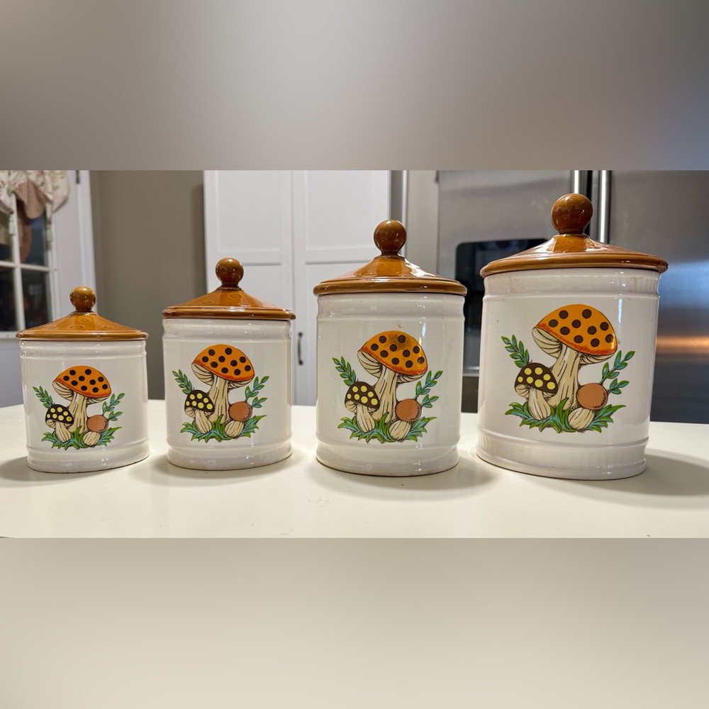 Merry mushroom Canister Set